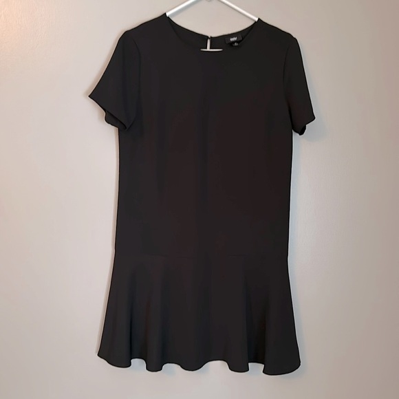 Black Short Sleeve Drop Waist Dress - Picture 1 of 4